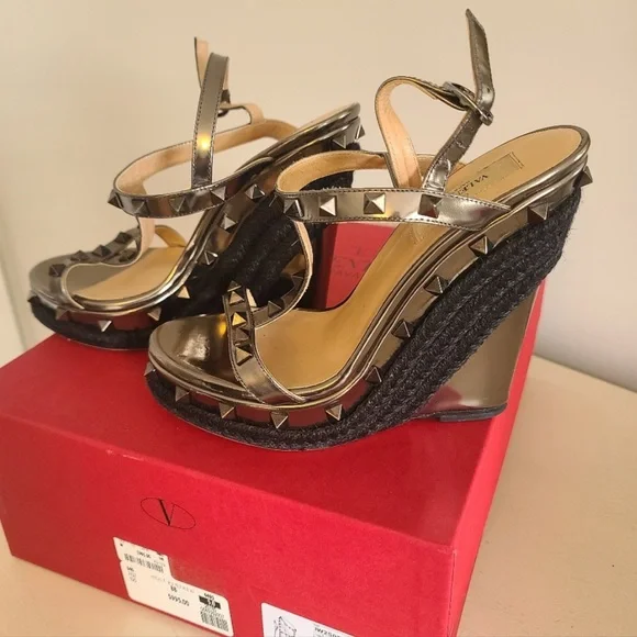 VALENTINO ROCKSTUD SANDALS - Picture 1 of 3